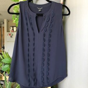 Ann Taylor: Scalloped Lace Trim Shell Tank